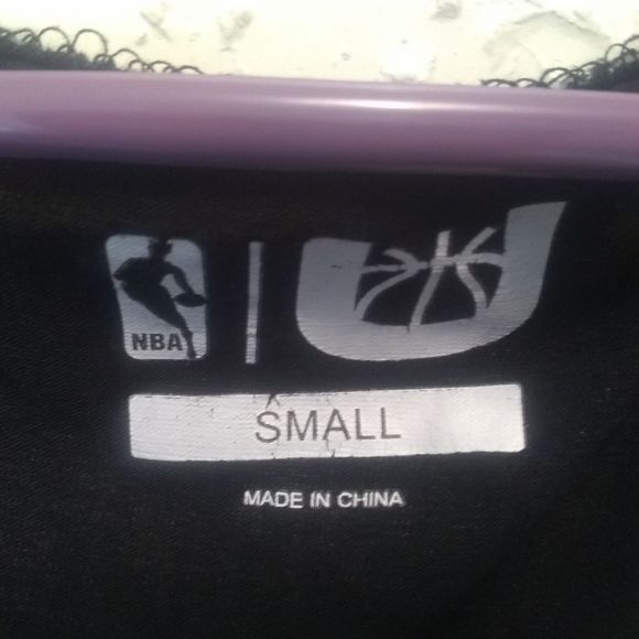 🐮 🐄 NBA Spurs T-Shirt - Picture 3 of 4